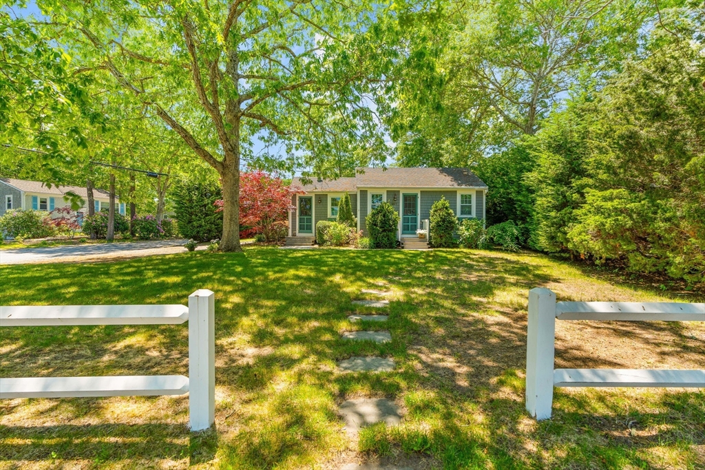 157 Wading Place Rd, Mashpee, Massachusetts, 2 Bedrooms Bedrooms, 5 Rooms Rooms,1 BathroomBathrooms,Residential,For Sale,Wading Place Rd,73531249