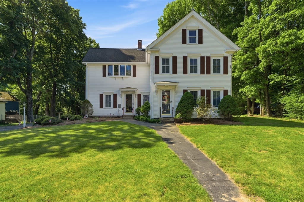 211 Village St, Medway, Massachusetts, 4 Bedrooms Bedrooms, 8 Rooms Rooms,2 BathroomsBathrooms,Residential,For Sale,Village St,73531148