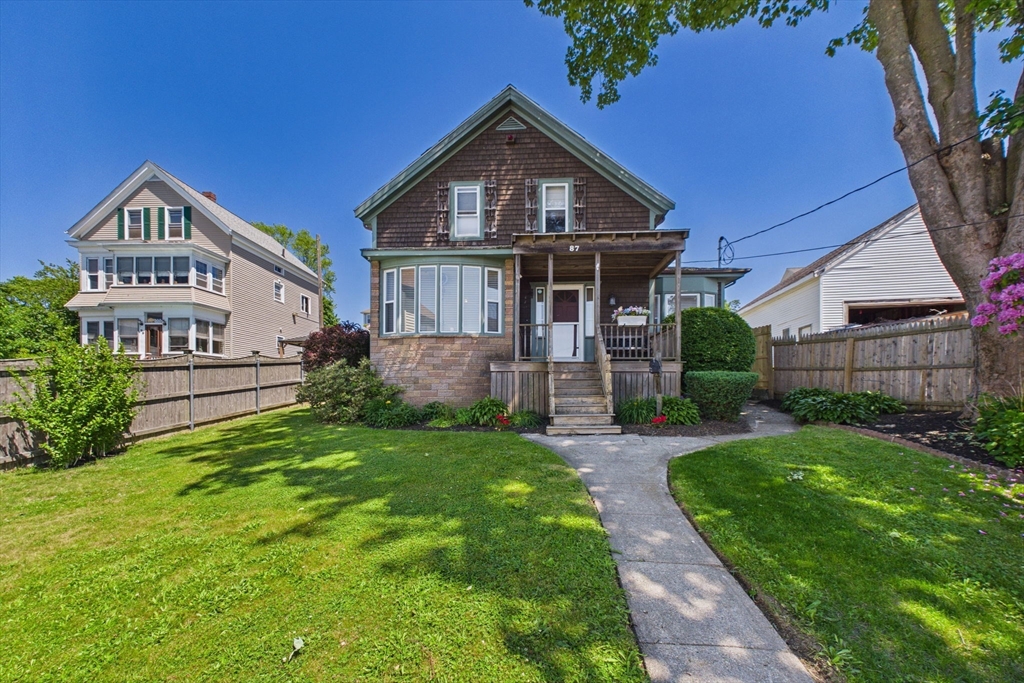 87 Stowe St, Fall River, Massachusetts, 3 Bedrooms Bedrooms, 8 Rooms Rooms,2 BathroomsBathrooms,Residential,For Sale,Stowe St,73531268