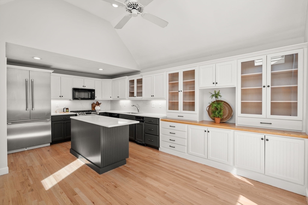 17 Highcroft Way, Hopkinton, Massachusetts, 2 Bedrooms Bedrooms, 6 Rooms Rooms,3.5 BathroomsBathrooms,Residential,For Sale,Highcroft Way,73530971