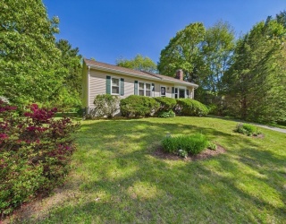 5 Barlow Ln, Mattapoisett, Massachusetts, 3 Bedrooms Bedrooms, 5 Rooms Rooms,1.5 BathroomsBathrooms,Residential,For Sale,Barlow Ln,73531002