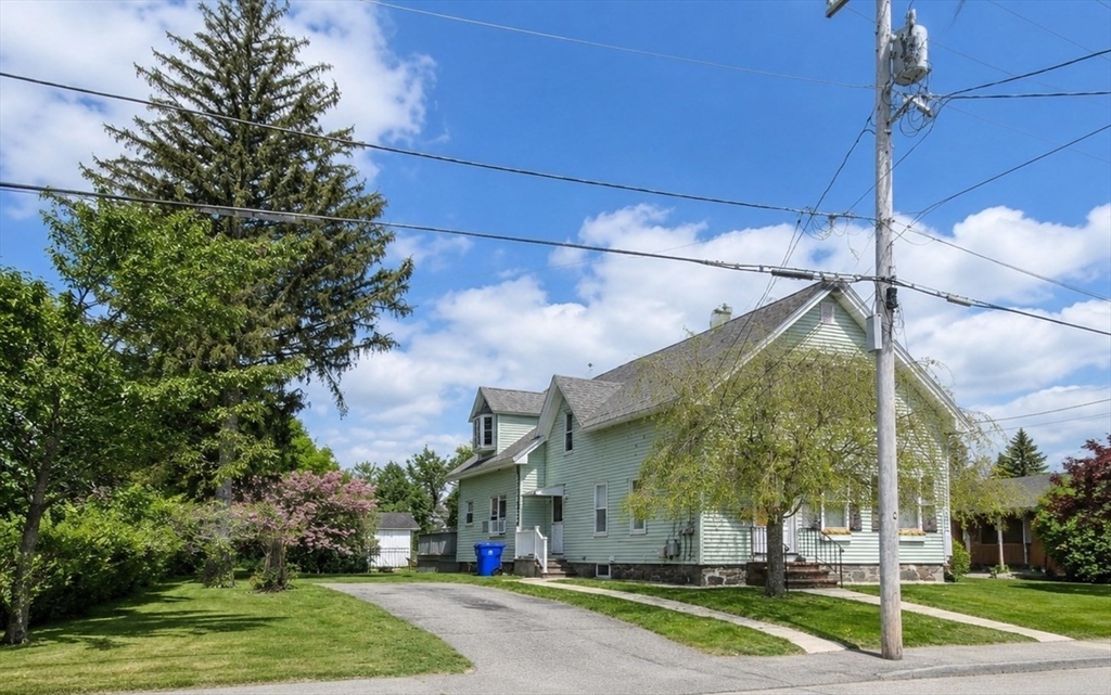 37 Wilbur St, Taunton, Massachusetts, 2 Bedrooms Bedrooms, 4 Rooms Rooms,1 BathroomBathrooms,Residential Lease,For Rent,Wilbur St,73516352