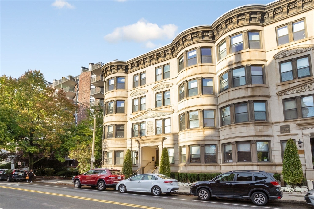 5 Winchester St, Brookline, Massachusetts, 1 Bedroom Bedrooms, 3 Rooms Rooms,1 BathroomBathrooms,Residential Lease,For Rent,Winchester St,73520546