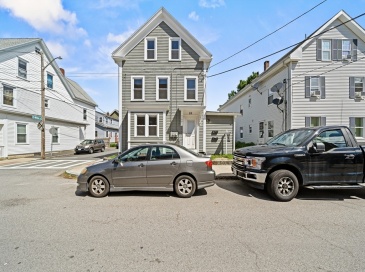 15 Shepherd St, Gloucester, Massachusetts, 4 Bedrooms Bedrooms, 8 Rooms Rooms,2 BathroomsBathrooms,Residential Income,For Sale,Shepherd St,73531280