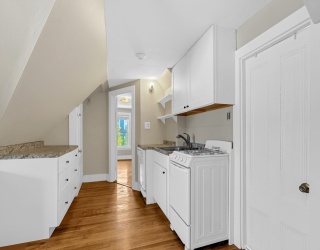 28 Evergreen, Boston, Massachusetts, 2 Bedrooms Bedrooms, 3 Rooms Rooms,1 BathroomBathrooms,Residential Lease,For Rent,Evergreen,73531388