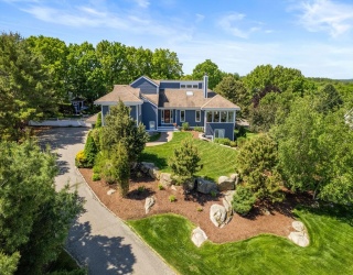 8 Schooner Ridge, Gloucester, Massachusetts, 3 Bedrooms Bedrooms, 9 Rooms Rooms,2.5 BathroomsBathrooms,Residential,For Sale,Schooner Ridge,73531398