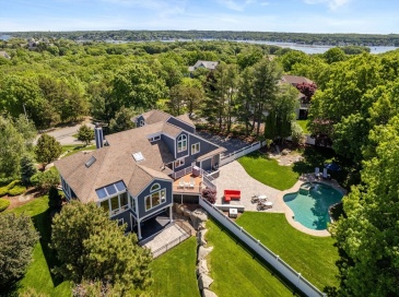 8 Schooner Ridge, Gloucester, Massachusetts, 3 Bedrooms Bedrooms, 9 Rooms Rooms,2.5 BathroomsBathrooms,Residential,For Sale,Schooner Ridge,73531398