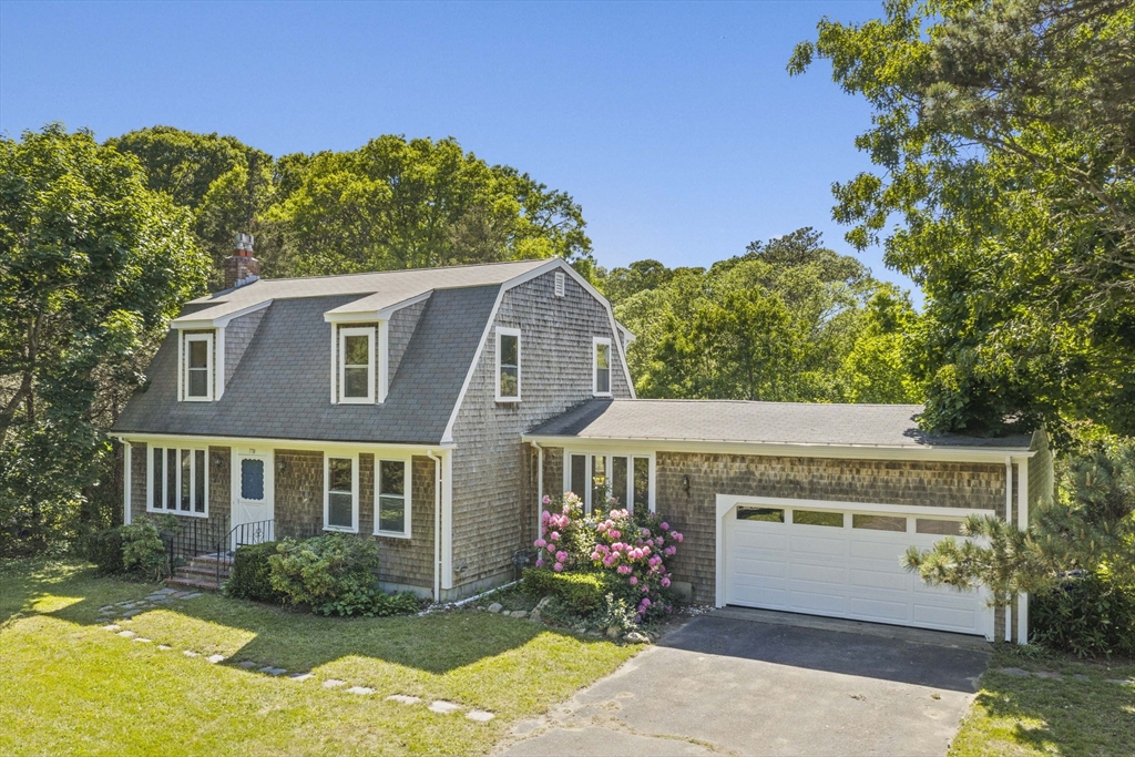 770 Shore Rd, Bourne, Massachusetts, 3 Bedrooms Bedrooms, 8 Rooms Rooms,2 BathroomsBathrooms,Residential,For Sale,Shore Rd,73531358