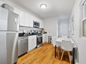 442 West 4th, Boston, Massachusetts, 3 Bedrooms Bedrooms, 5 Rooms Rooms,1 BathroomBathrooms,Residential Lease,For Rent,West 4th,73508009