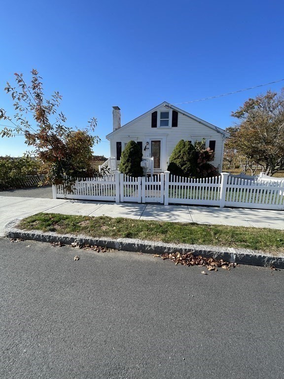 49 Deerfield St, Quincy, Massachusetts, 3 Bedrooms Bedrooms, 7 Rooms Rooms,1.5 BathroomsBathrooms,Residential Lease,For Rent,Deerfield St,73531414