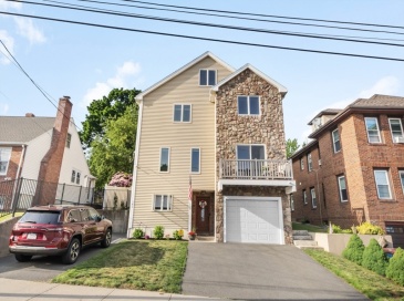 139 Suffolk Ave, Revere, Massachusetts, 5 Bedrooms Bedrooms, 10 Rooms Rooms,3.5 BathroomsBathrooms,Residential Income,For Sale,Suffolk Ave,73531421