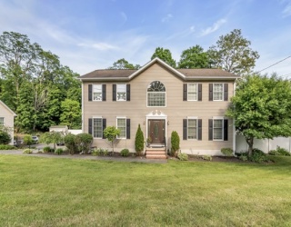 30 Johnson St, Peabody, Massachusetts, 4 Bedrooms Bedrooms, 12 Rooms Rooms,3 BathroomsBathrooms,Residential,For Sale,Johnson St,73531409