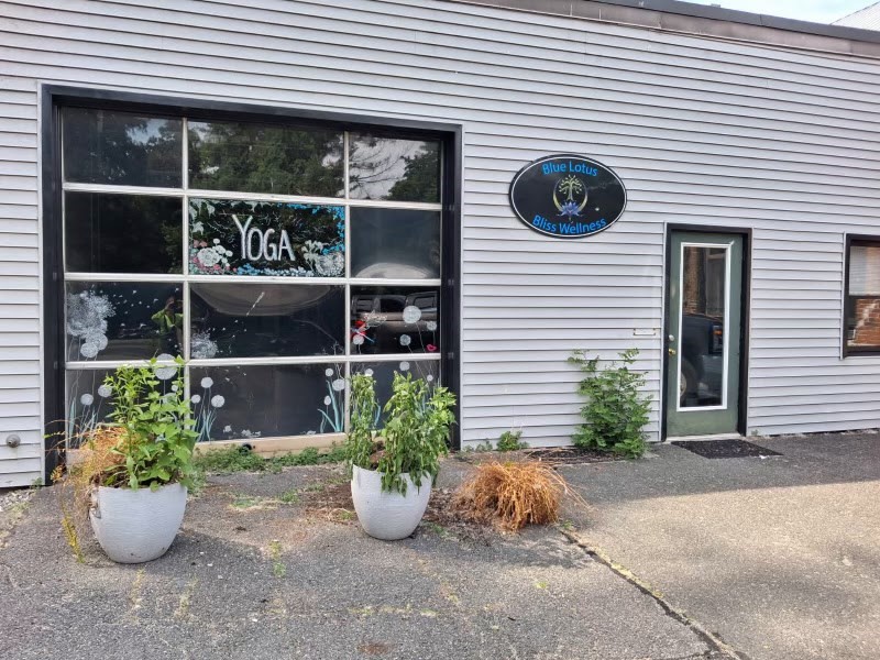 320 Riverside Dr., Northampton, Massachusetts, ,Commercial Lease,For Rent,Riverside Dr.,73531433