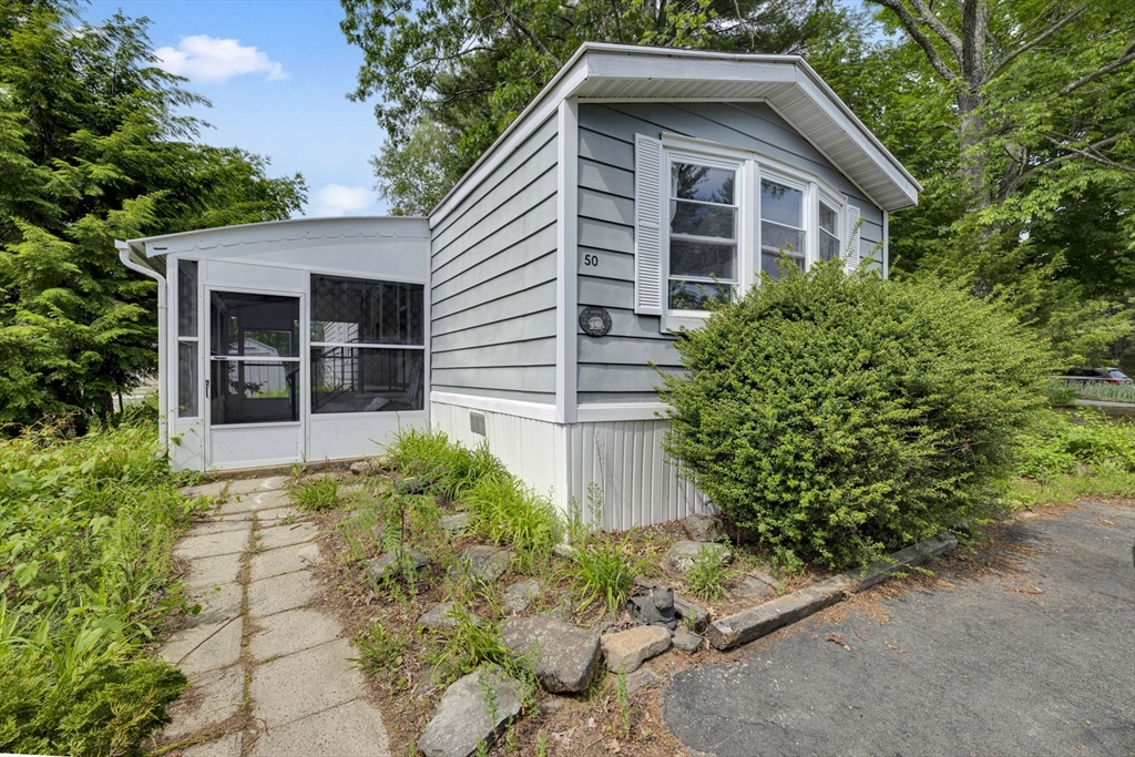 50 Park Ave, Sturbridge, Massachusetts, 2 Bedrooms Bedrooms, 4 Rooms Rooms,1 BathroomBathrooms,Residential,For Sale,Park Ave,73531453