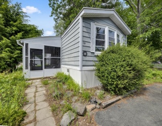 50 Park Ave, Sturbridge, Massachusetts, 2 Bedrooms Bedrooms, 4 Rooms Rooms,1 BathroomBathrooms,Residential,For Sale,Park Ave,73531453