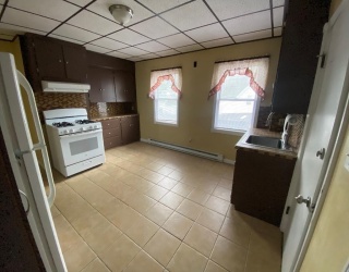 212 School Street, Taunton, Massachusetts, 2 Bedrooms Bedrooms, 5 Rooms Rooms,1 BathroomBathrooms,Residential Lease,For Rent,School Street,73531454