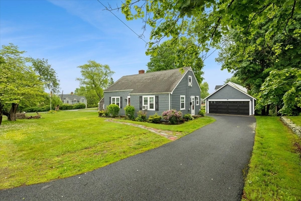89 School St, Middleboro, Massachusetts, 4 Bedrooms Bedrooms, 7 Rooms Rooms,2 BathroomsBathrooms,Residential,For Sale,School St,73525836
