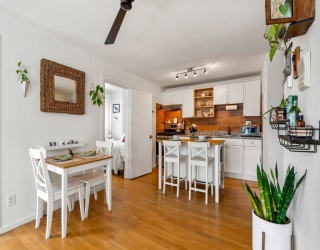 84 Savin Hill Ave, Boston, Massachusetts, 2 Bedrooms Bedrooms, 4 Rooms Rooms,1 BathroomBathrooms,Residential Lease,For Rent,Savin Hill Ave,73531455