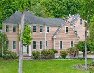 15 Darrell Dr., North Reading, Massachusetts, 5 Bedrooms Bedrooms, 13 Rooms Rooms,4.5 BathroomsBathrooms,Residential,For Sale,Darrell Dr.,73531471
