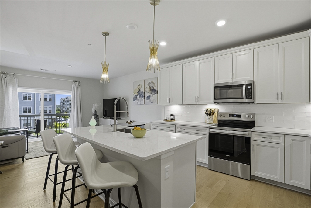 2 Codman Way, Westborough, Massachusetts, 1 Bedroom Bedrooms, 6 Rooms Rooms,1 BathroomBathrooms,Residential,For Sale,Codman Way,73531474