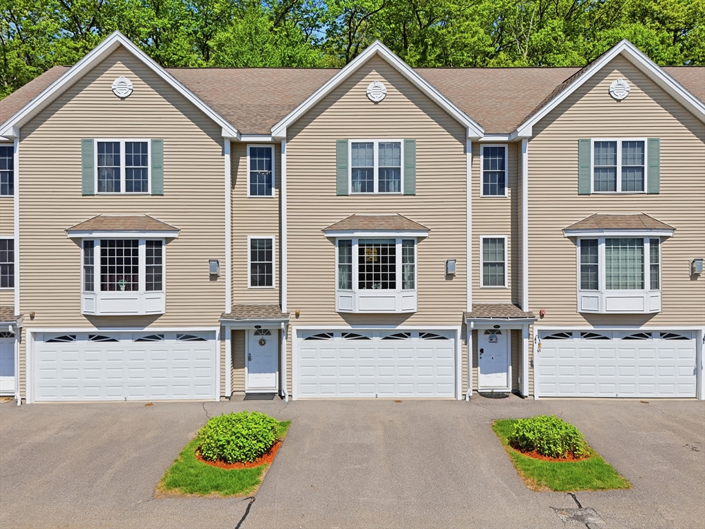 6 Aster Ct, Hudson, New Hampshire, 2 Bedrooms Bedrooms, 5 Rooms Rooms,2.5 BathroomsBathrooms,Residential,For Sale,Aster Ct,73531476