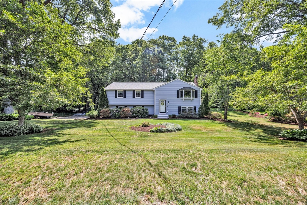 6 Woodvale Ave, Plymouth, Massachusetts, 3 Bedrooms Bedrooms, 9 Rooms Rooms,2.5 BathroomsBathrooms,Residential,For Sale,Woodvale Ave,73531485