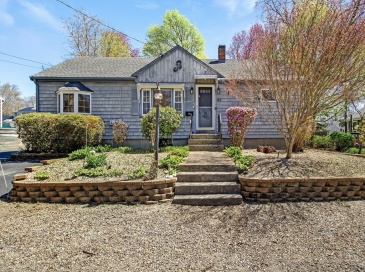 42 Allen St, Abington, Massachusetts, 2 Bedrooms Bedrooms, 4 Rooms Rooms,1.5 BathroomsBathrooms,Residential,For Sale,Allen St,73510369 42 Allen St, Abington, Massachusetts, 2 Bedrooms Bedrooms, 4 Rooms Rooms,1.5 BathroomsBathrooms,Residential,For Sale,Allen St,73510369