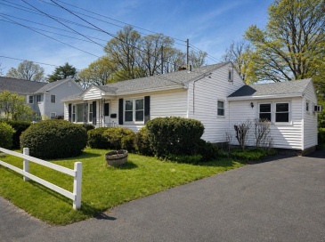 85 Kilmer Avenue, Taunton, Massachusetts, 3 Bedrooms Bedrooms, 6 Rooms Rooms,1 BathroomBathrooms,Residential,For Sale,Kilmer Avenue,73509680 85 Kilmer Avenue, Taunton, Massachusetts, 3 Bedrooms Bedrooms, 6 Rooms Rooms,1 BathroomBathrooms,Residential,For Sale,Kilmer Avenue,73509680
