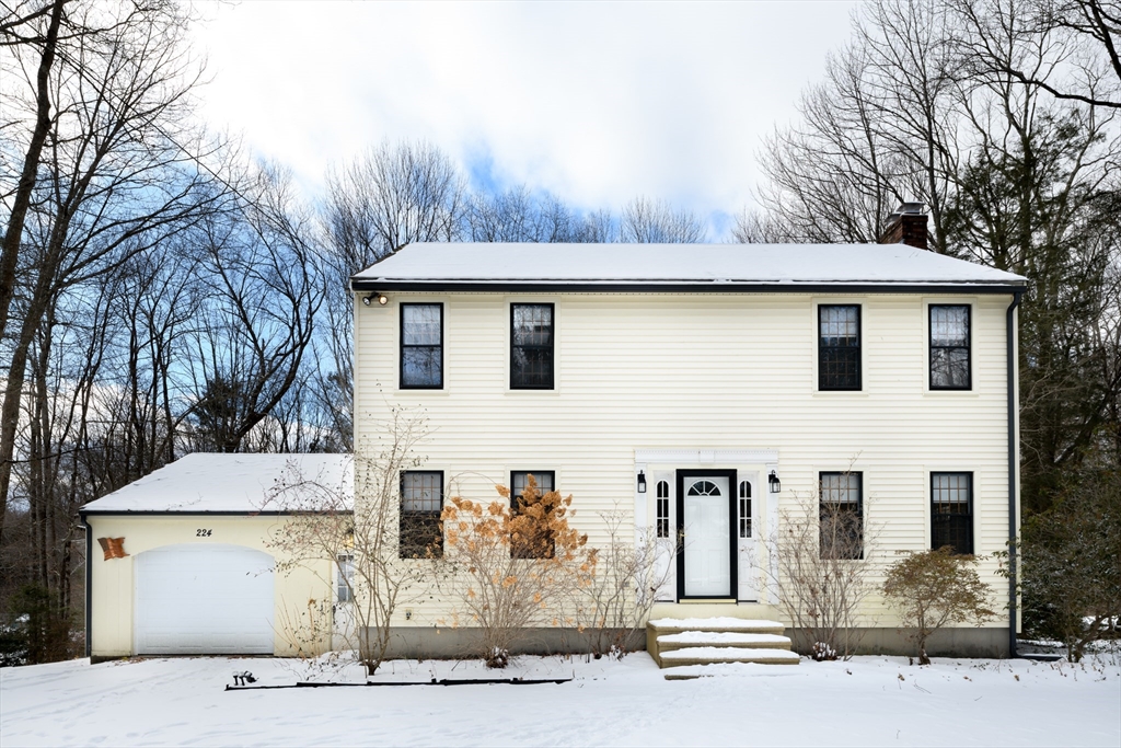 224 Podunk Road, Sturbridge, Massachusetts, 3 Bedrooms Bedrooms, 9 Rooms Rooms,1.5 BathroomsBathrooms,Residential,For Sale,Podunk Road,73466440