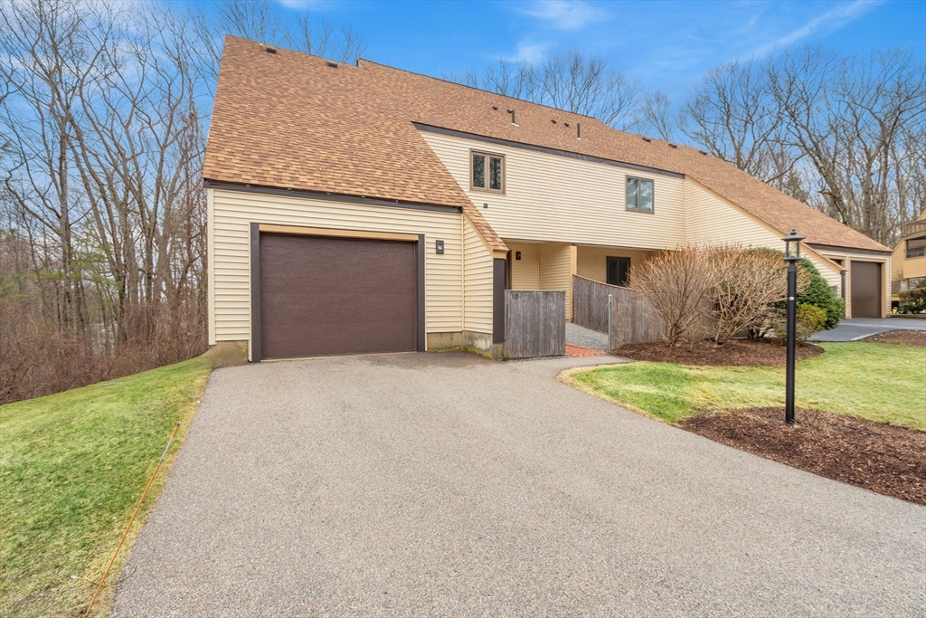 10 Emerson Way, Franklin, Massachusetts, 2 Bedrooms Bedrooms, 5 Rooms Rooms,2.5 BathroomsBathrooms,Residential,For Sale,Emerson Way,73494713