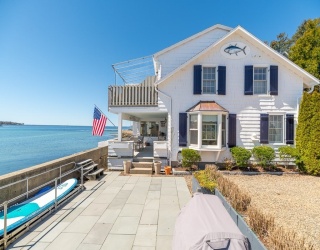 8 Bickford Way, Gloucester, Massachusetts, 2 Bedrooms Bedrooms, 5 Rooms Rooms,2 BathroomsBathrooms,Residential,For Sale,Bickford Way,73531602