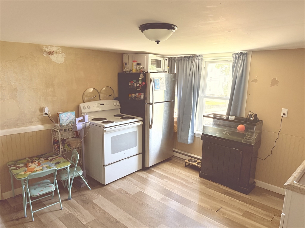 31 Prospect St., Webster, Massachusetts, 2 Bedrooms Bedrooms, 4 Rooms Rooms,1 BathroomBathrooms,Residential Lease,For Rent,Prospect St.,73531604