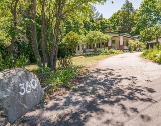 380 Albion, Wakefield, Massachusetts, 3 Bedrooms Bedrooms, 6 Rooms Rooms,1.5 BathroomsBathrooms,Residential,For Sale,Albion,73520936