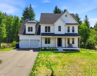 18 Woodland Ln, Belchertown, Massachusetts, 3 Bedrooms Bedrooms, 7 Rooms Rooms,2.5 BathroomsBathrooms,Residential,For Sale,Woodland Ln,73528727