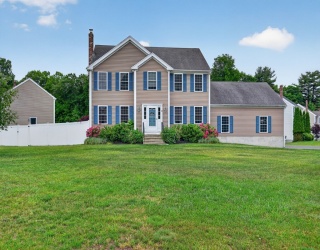59 Arabian Dr, Taunton, Massachusetts, 3 Bedrooms Bedrooms, 8 Rooms Rooms,2.5 BathroomsBathrooms,Residential,For Sale,Arabian Dr,73531516