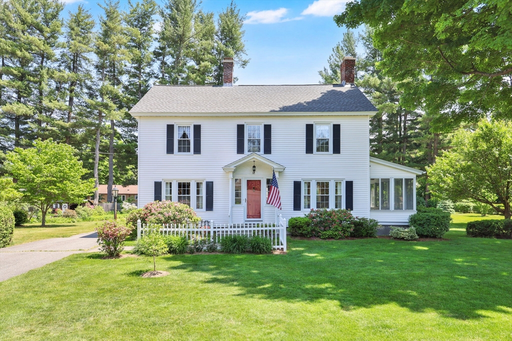 32 Spruce Street, Westfield, Massachusetts, 3 Bedrooms Bedrooms, 6 Rooms Rooms,3 BathroomsBathrooms,Residential,For Sale,Spruce Street,73531520