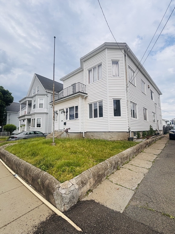 817 Broadway, Revere, Massachusetts, 6 Bedrooms Bedrooms, 14 Rooms Rooms,2 BathroomsBathrooms,Residential Income,For Sale,Broadway,73531615