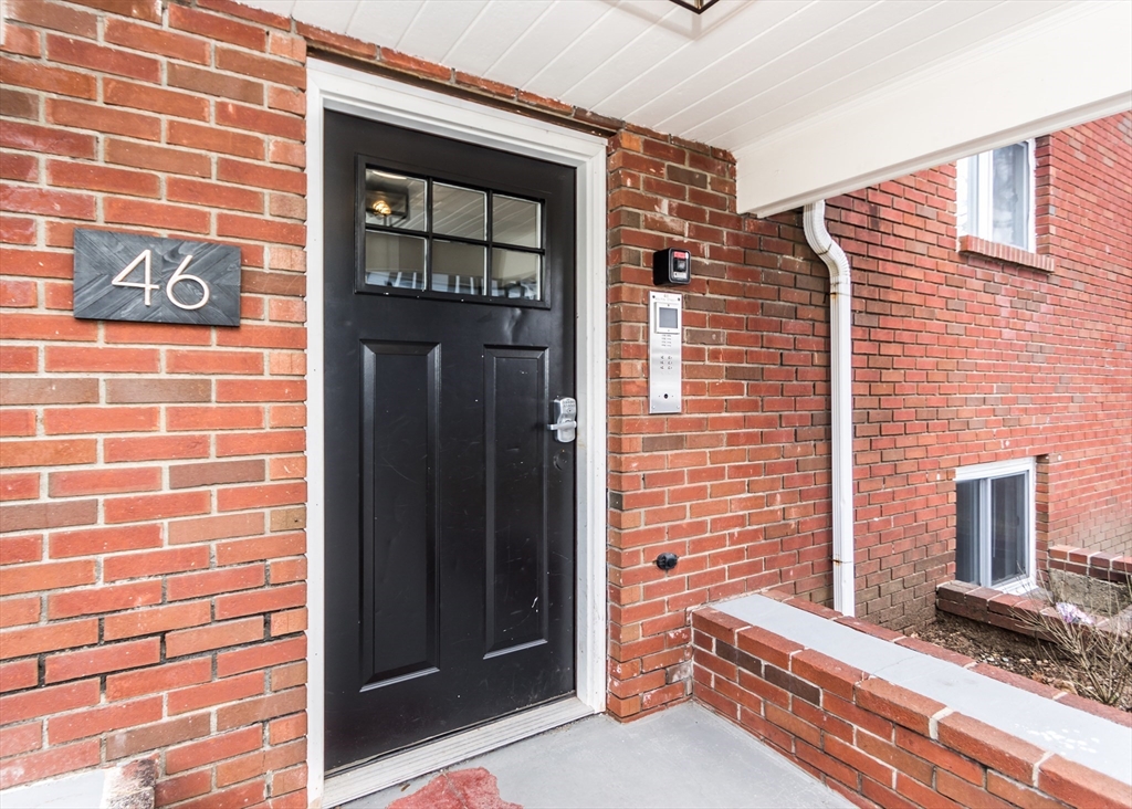 46 Bolton Street, Waltham, Massachusetts, 2 Bedrooms Bedrooms, 4 Rooms Rooms,1 BathroomBathrooms,Residential Lease,For Rent,Bolton Street,73531642