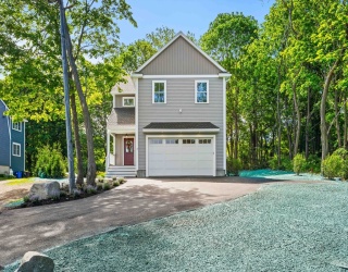 5 Ciaramitaro Ct, Gloucester, Massachusetts, 4 Bedrooms Bedrooms, 10 Rooms Rooms,2.5 BathroomsBathrooms,Residential,For Sale,Ciaramitaro Ct,73531534