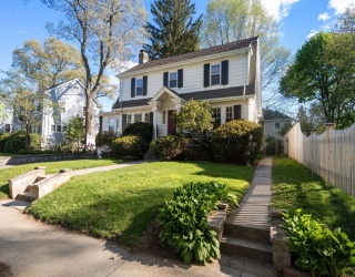 66 Randlett Park, Newton, Massachusetts, 3 Bedrooms Bedrooms, 9 Rooms Rooms,3 BathroomsBathrooms,Residential,For Sale,Randlett Park,73531102