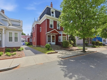 29-31 Sprague St, Malden, Massachusetts, 6 Bedrooms Bedrooms, 17 Rooms Rooms,5 BathroomsBathrooms,Residential Income,For Sale,Sprague St,73531709