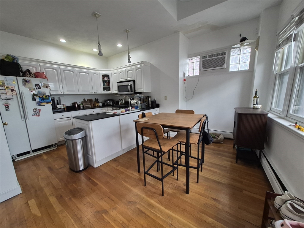 474 Commercial, Boston, Massachusetts, 1 Bedroom Bedrooms, 3 Rooms Rooms,1.5 BathroomsBathrooms,Residential Lease,For Rent,Commercial,73531748