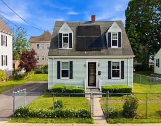 322 Harwich St, New Bedford, Massachusetts, 2 Bedrooms Bedrooms, 5 Rooms Rooms,1.5 BathroomsBathrooms,Residential,For Sale,Harwich St,73531547