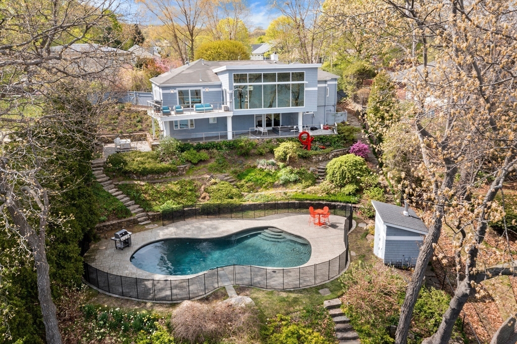 37 Beverly Road, Arlington, Massachusetts, 3 Bedrooms Bedrooms, 10 Rooms Rooms,2.5 BathroomsBathrooms,Residential Lease,For Rent,Beverly Road,73479387