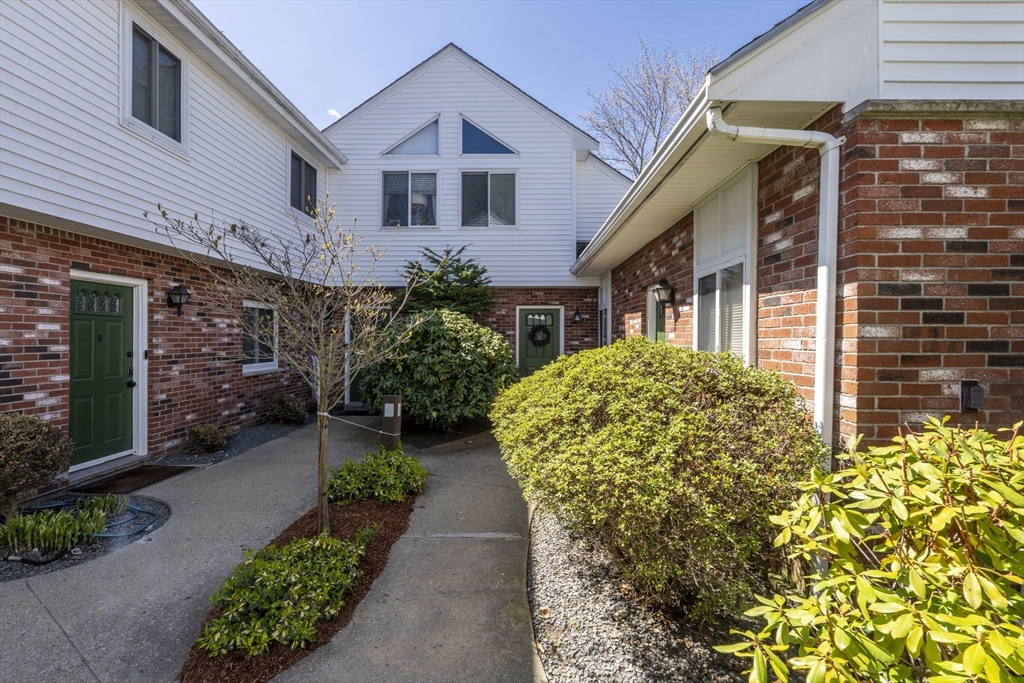 233 Lake Street, Weymouth, Massachusetts, 1 Bedroom Bedrooms, 3 Rooms Rooms,1 BathroomBathrooms,Residential,For Sale,Lake Street,73505359
