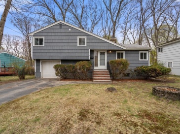 18 Royce Rd, Framingham, Massachusetts, 3 Bedrooms Bedrooms, 7 Rooms Rooms,1.5 BathroomsBathrooms,Residential,For Sale,Royce Rd,73506442