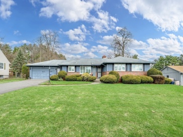 37 Bemis Road, Holyoke, Massachusetts, 3 Bedrooms Bedrooms, 7 Rooms Rooms,2.5 BathroomsBathrooms,Residential,For Sale,Bemis Road,73499713