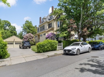 216 Prospect St, Fall River, Massachusetts, 7 Bedrooms Bedrooms, 16 Rooms Rooms,5 BathroomsBathrooms,Residential Income,For Sale,Prospect St,73532049
