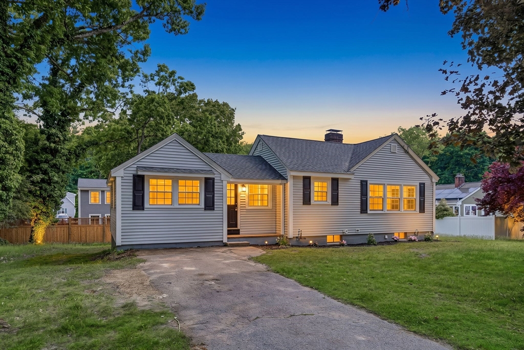 95 Circle Dr, Wrentham, Massachusetts, 3 Bedrooms Bedrooms, 6 Rooms Rooms,2 BathroomsBathrooms,Residential,For Sale,Circle Dr,73532063
