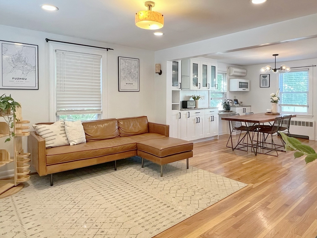 14 Sabina Way, Belmont, Massachusetts, 3 Bedrooms Bedrooms, 5 Rooms Rooms,3 BathroomsBathrooms,Residential Lease,For Rent,Sabina Way,73532072